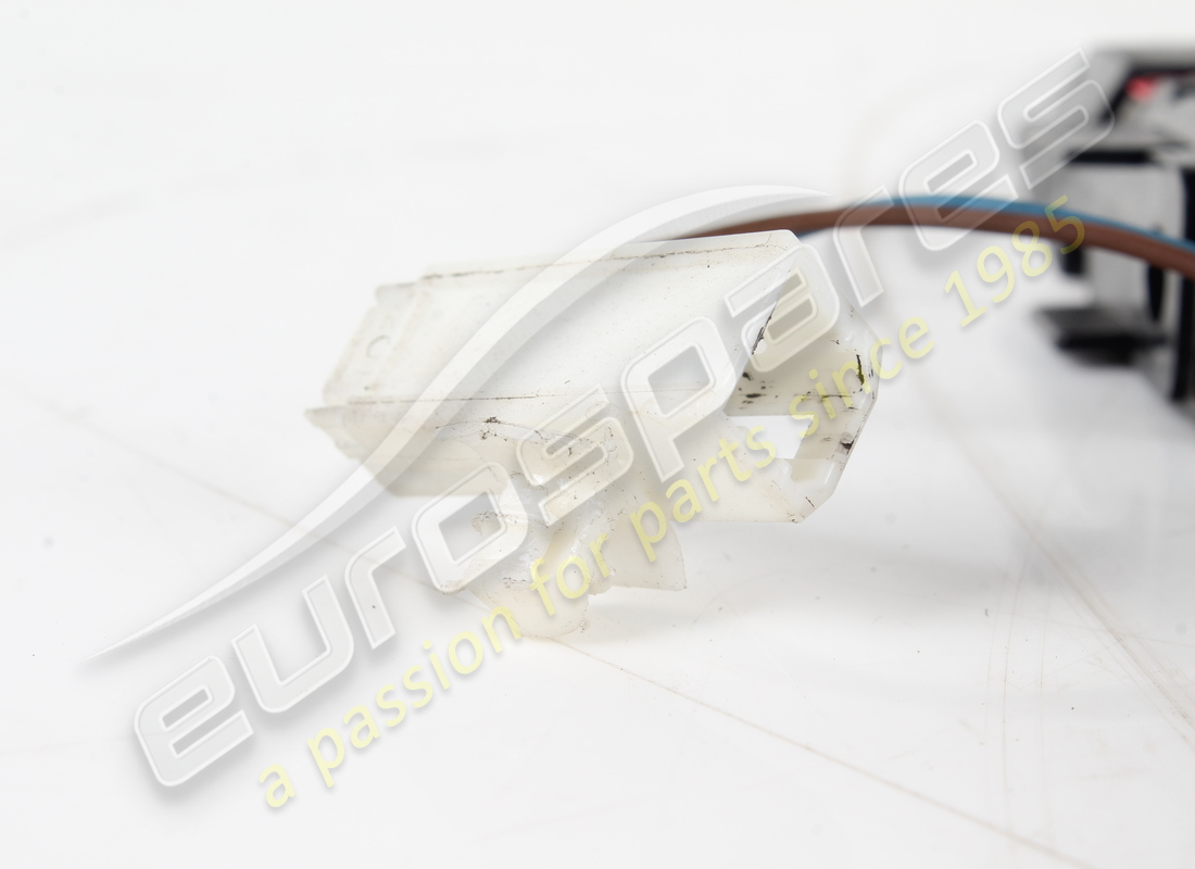 used ferrari third stop light. part number 278048 (4)