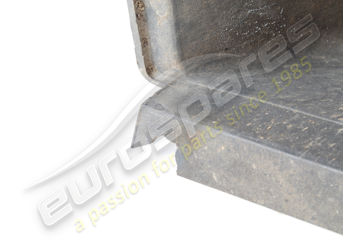 used maserati lh air duct. part number 372000257 (4)