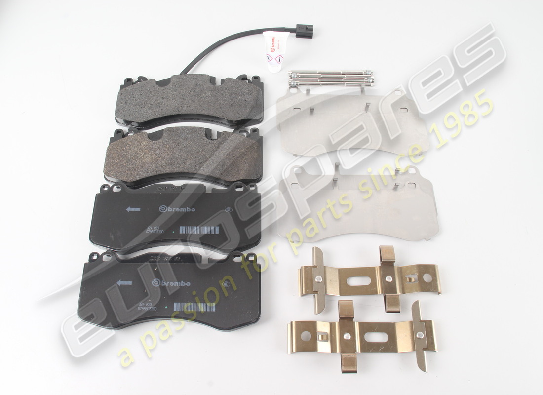 new maserati front brake pads m156 quattroporte v8 530hp. part number 673012045 (1)