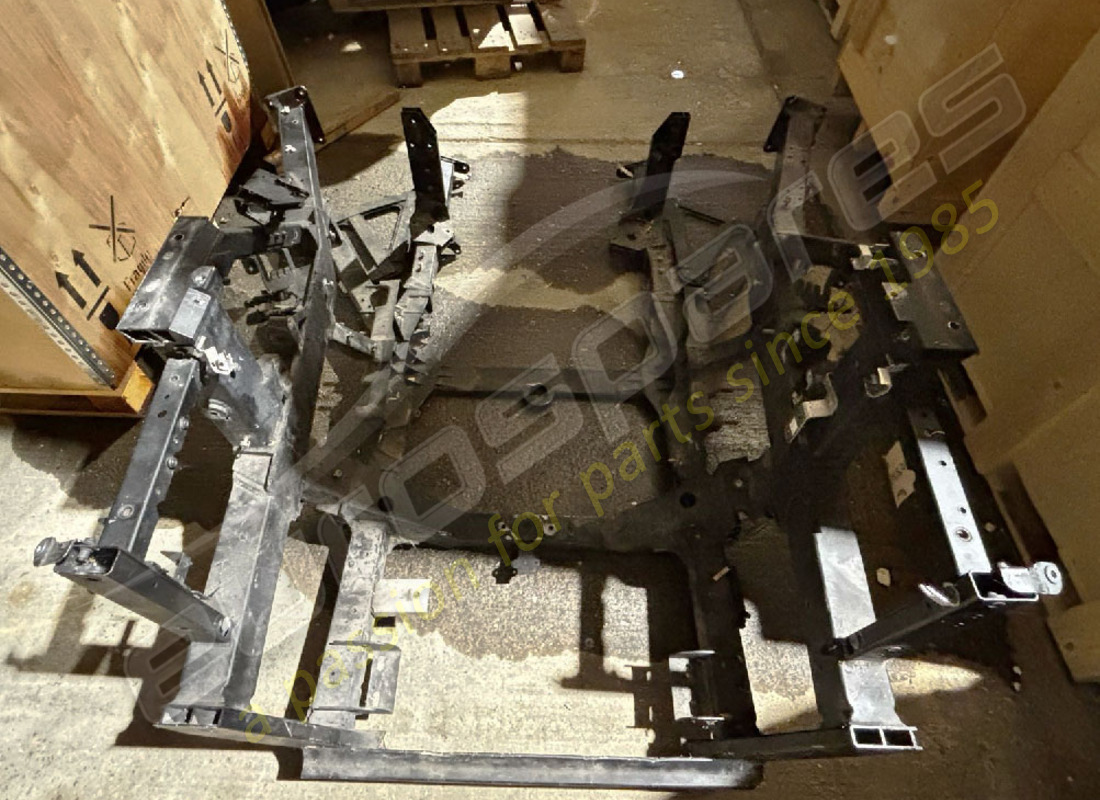 used lamborghini rear end. part number 470813031f (1)