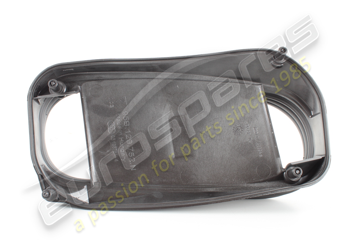 NEW PORSCHE CONNECTION PIECE. PART NUMBER 95B129752N (3) new porsche connection piece. part number 95b129752n (3)