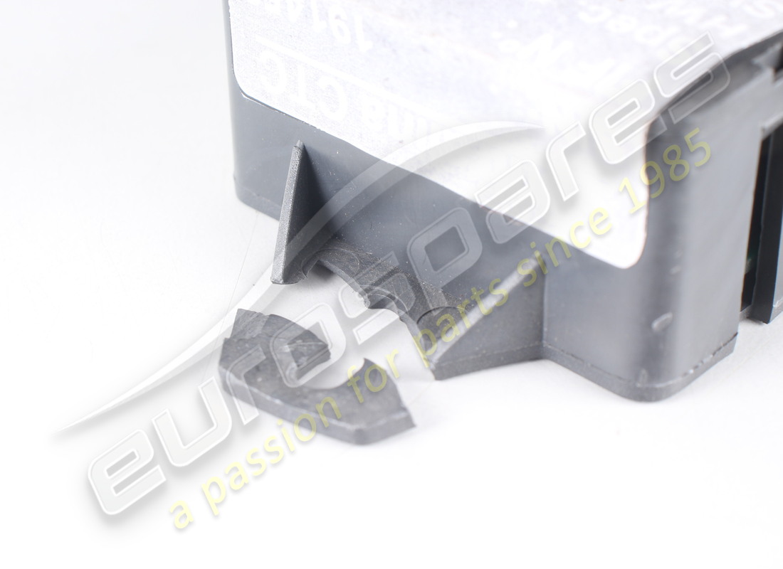 DAMAGED MASERATI WINDSCREEN WIPER ECU (CTC). PART NUMBER 204958 (4) damaged maserati windscreen wiper ecu (ctc). part number 204958 (4)