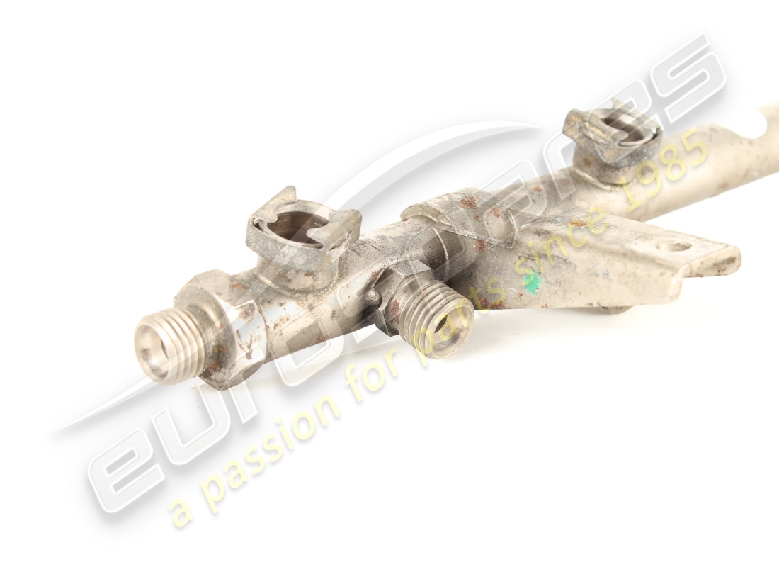 used maserati rh head fuel pipe. part number 585060002 (4)